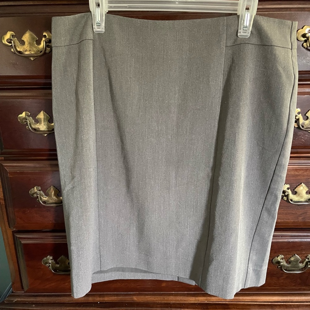 Monroe and Main skirt. Matching jacket in sep. listing.